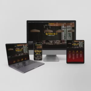 Un mockup mettant en scène le site de "La Table de 3" version 2 de maniere responsive